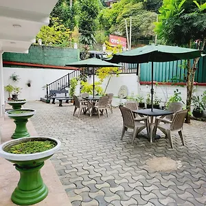 Отель Red Star Kandyan, Канди